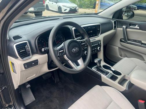 Black Cherry 2022 Kia Sportage LX