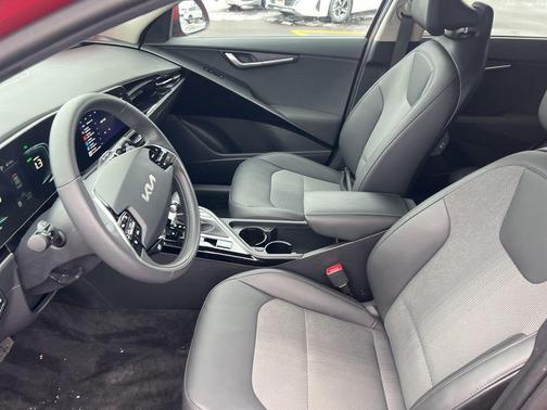 2023 Kia Niro EX
