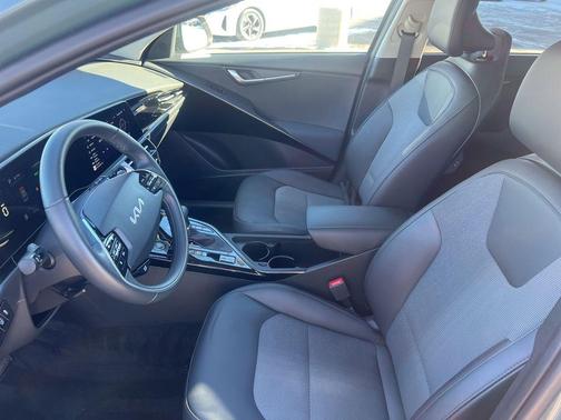 2023 Kia Niro EX