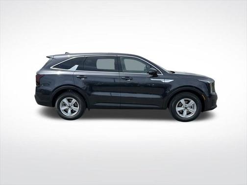 2025 Kia Sorento LX