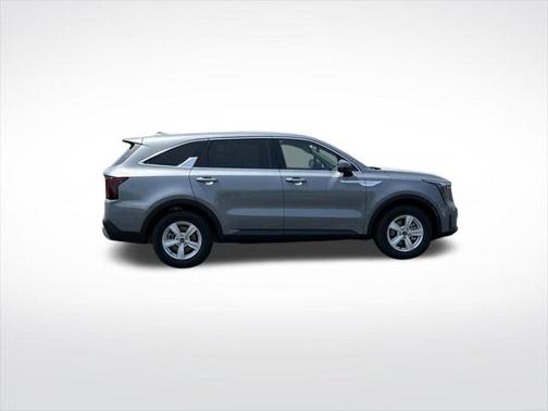 2025 Kia Sorento LX