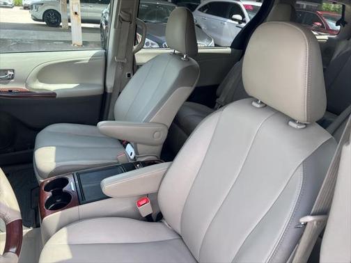 2014 Toyota Sienna XLE