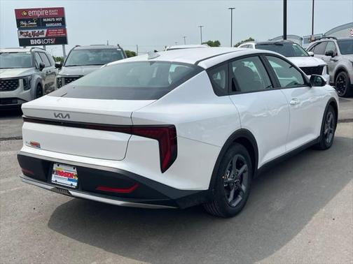 2025 Kia K4 LXS