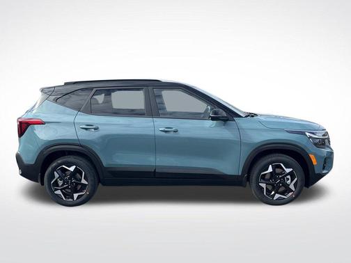 Pluton Blue/Black Roof 2026 Kia Seltos S