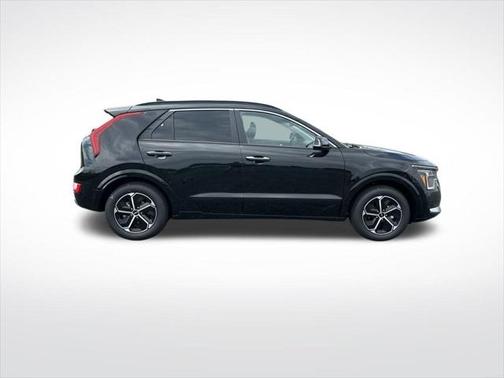 2025 Kia Niro SX