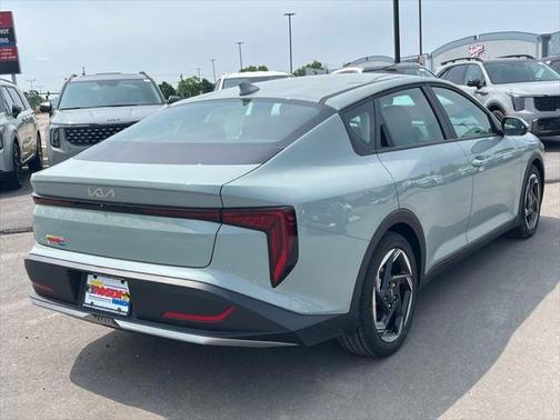 2025 Kia K4 EX