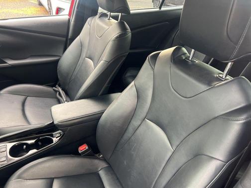 2021 Toyota Prius XLE
