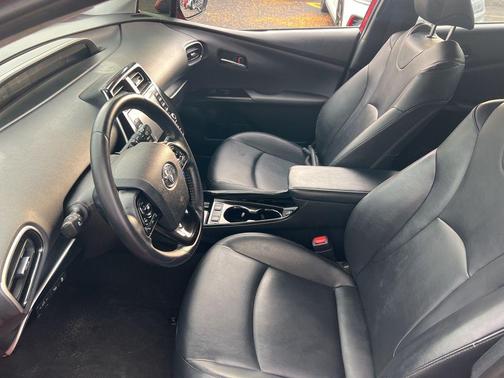 2021 Toyota Prius XLE