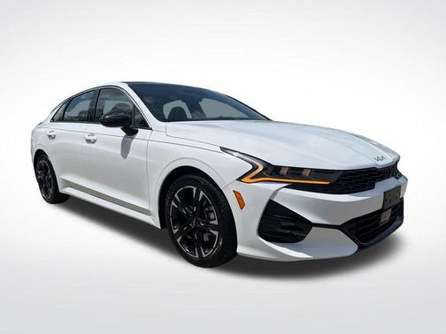 Glacial White Pearl 2024 Kia K5 GT-Line