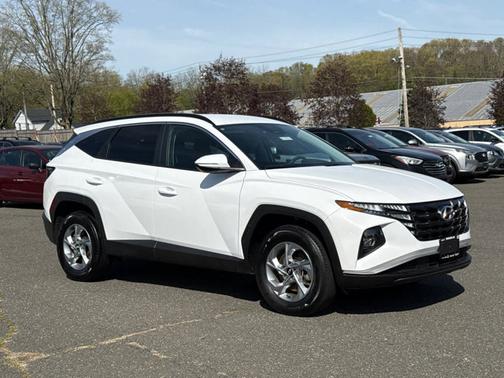 White 2023 Hyundai TUCSON SEL