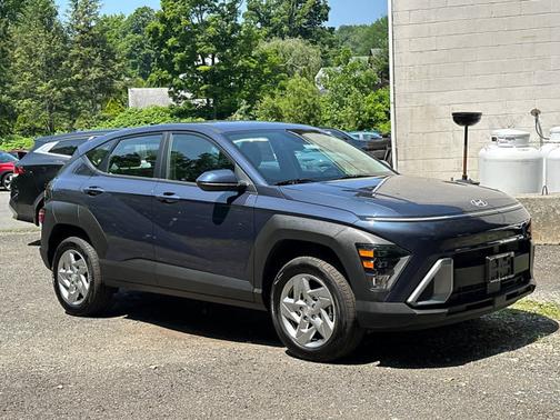 2025 Hyundai KONA SE