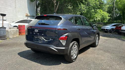 2025 Hyundai KONA SE