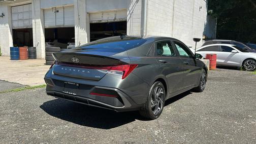 2025 Hyundai ELANTRA HEV SEL Sport