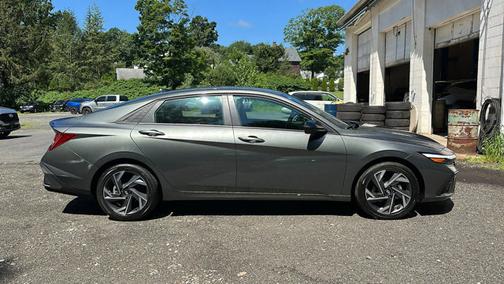 2025 Hyundai ELANTRA HEV SEL Sport