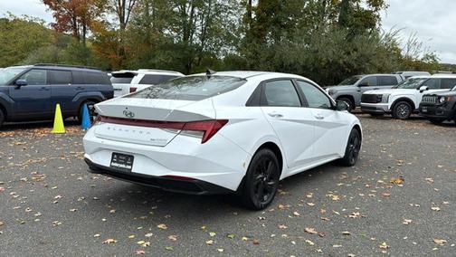 2022 Hyundai ELANTRA HEV Blue