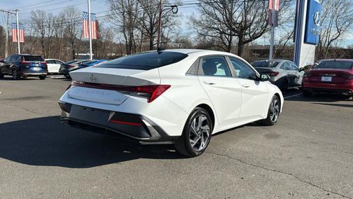 2025 Hyundai ELANTRA Limited