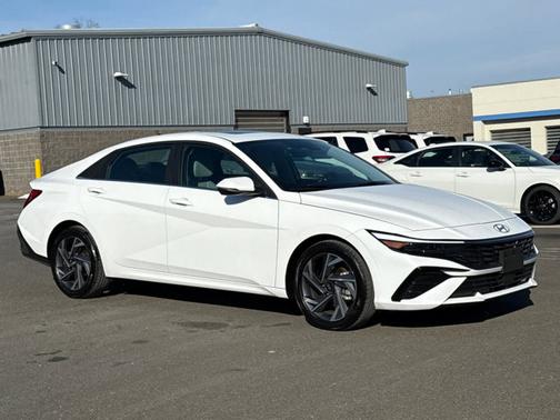 2025 Hyundai ELANTRA Limited