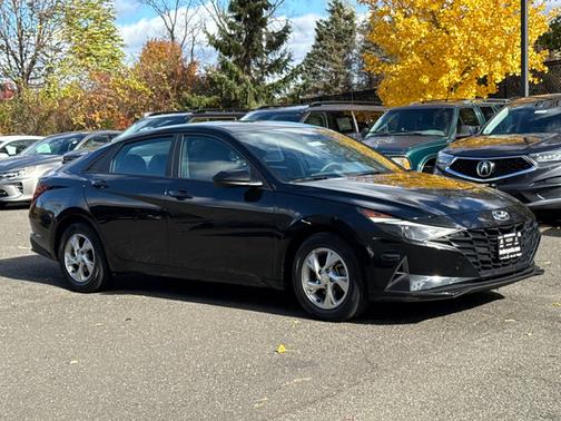2023 Hyundai ELANTRA SE
