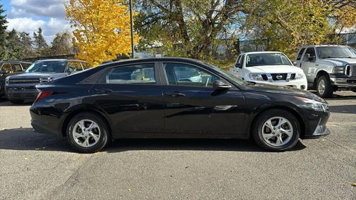 2023 Hyundai ELANTRA SE