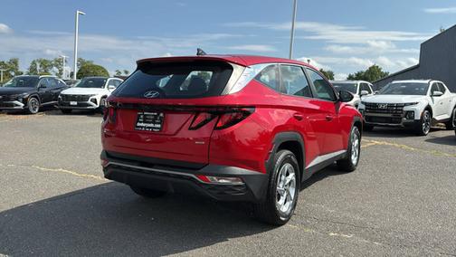 2023 Hyundai TUCSON SE
