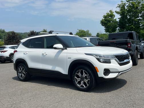 2023 Kia Seltos EX