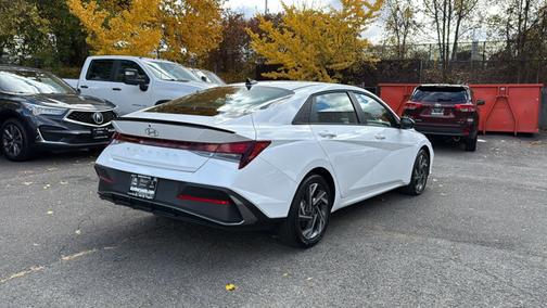 2025 Hyundai ELANTRA SEL Sport