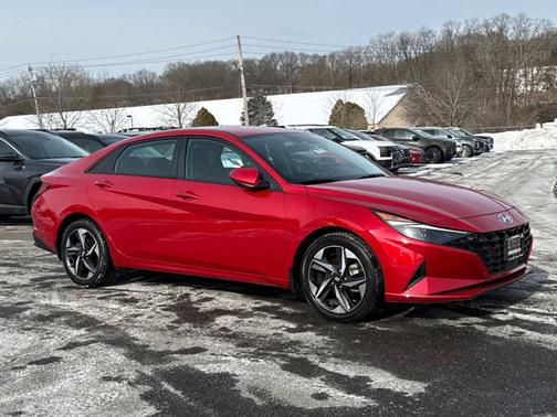 2023 Hyundai ELANTRA SEL