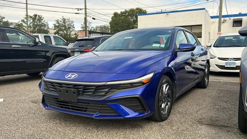 2024 Hyundai ELANTRA SEL