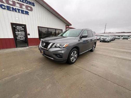 Gun Metallic 2017 Nissan Pathfinder S