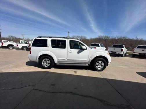 2006 Nissan Pathfinder SE