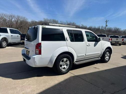 2006 Nissan Pathfinder SE