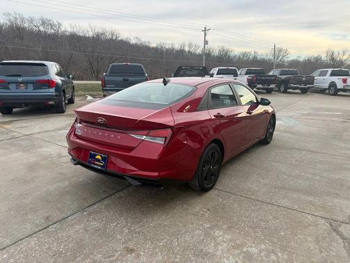 2021 Hyundai ELANTRA SEL