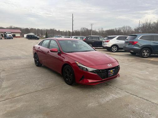 2021 Hyundai ELANTRA SEL