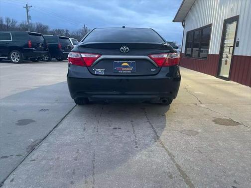 2016 Toyota Camry SE w/Special Edition Pkg