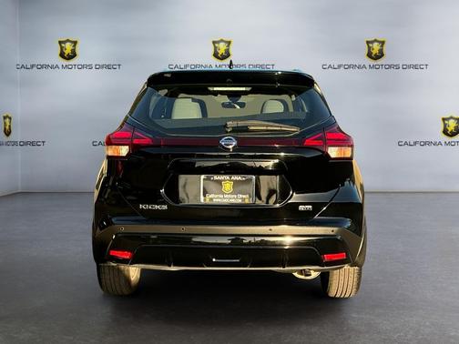 2021 Nissan Kicks SR