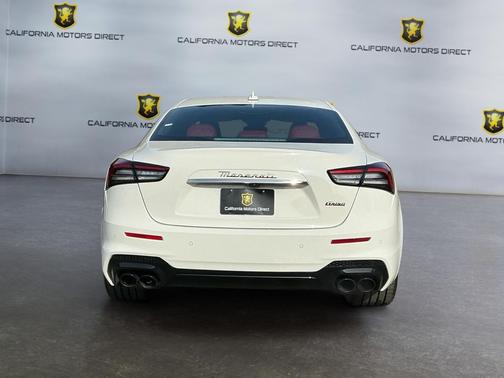 2022 Maserati Ghibli Modena Q4