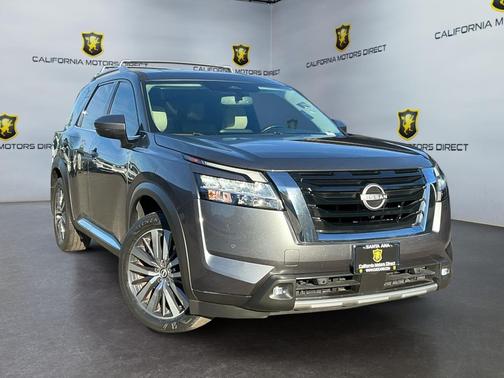 2022 Nissan Pathfinder Platinum 2WD