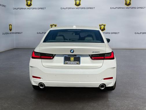 Mineral White Metallic 2025 BMW 330 330i