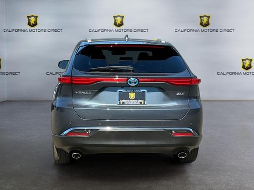 Coastal Gray Metallic 2024 Toyota Venza XLE