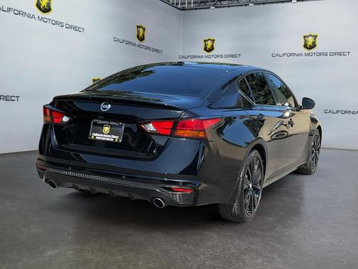 2022 Nissan Altima SR FWD