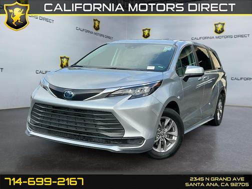 2024 Toyota Sienna LE