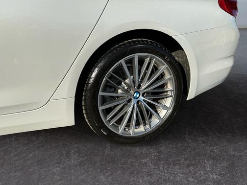 2018 BMW 530 530i