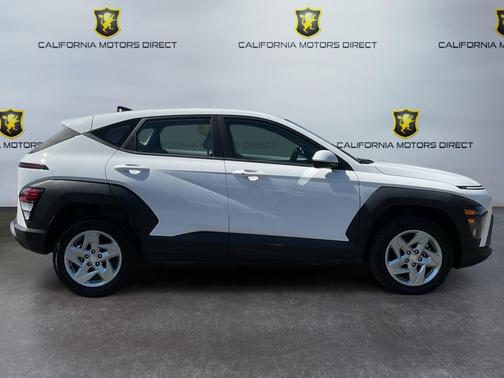 Atlas White 2024 Hyundai KONA SE