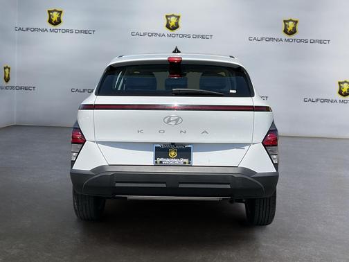 Atlas White 2024 Hyundai KONA SE