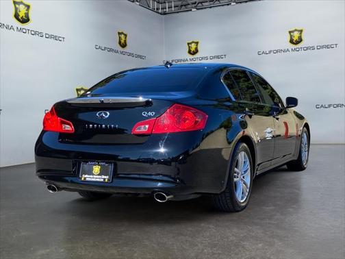2015 INFINITI Q40 Base