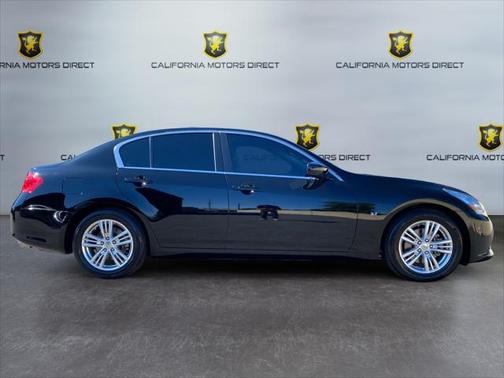 2015 INFINITI Q40 Base