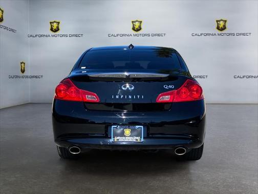 2015 INFINITI Q40 Base