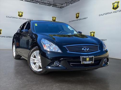 2015 INFINITI Q40 Base