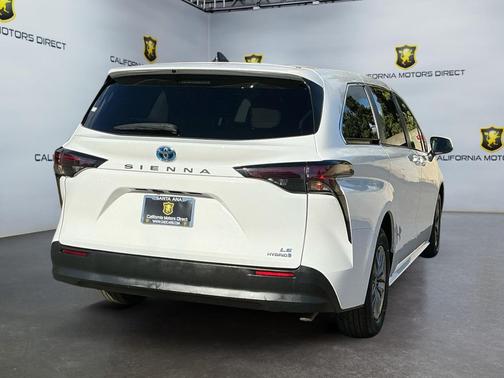 2023 Toyota Sienna LE