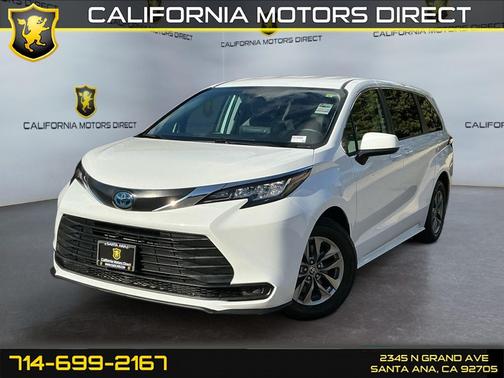 2023 Toyota Sienna LE